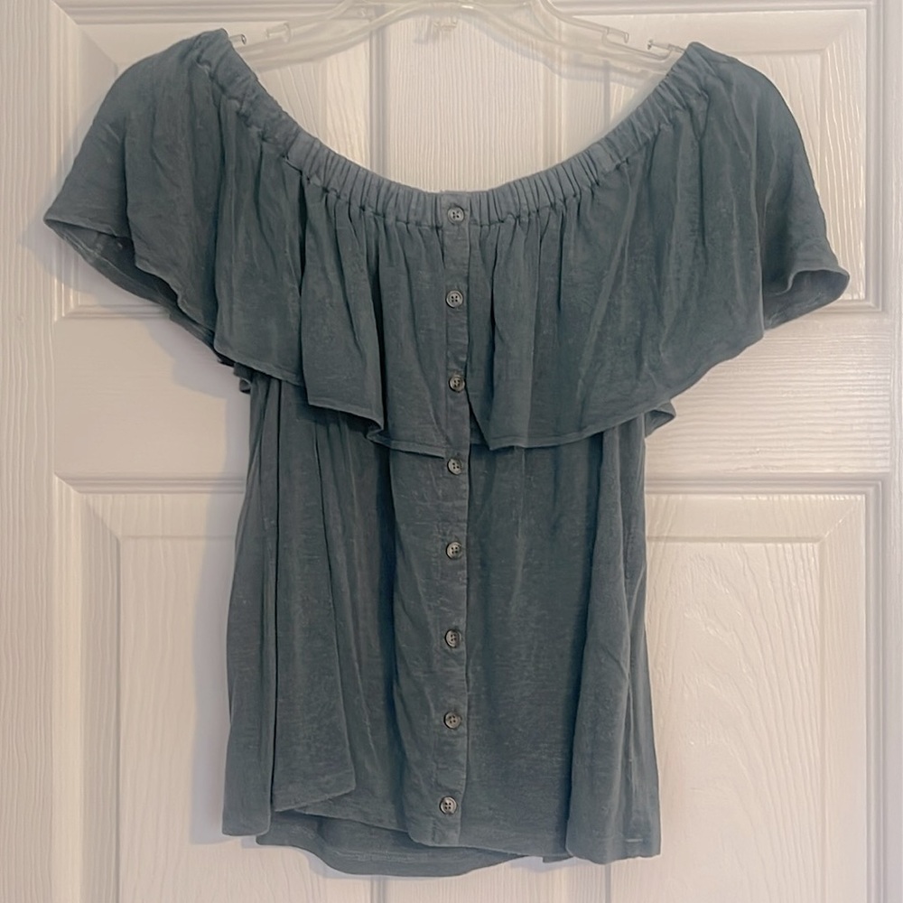 AEO Small off should mock button up top.  Blue/green